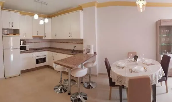 Ocean View Close To With Pool & Wifi شقة *