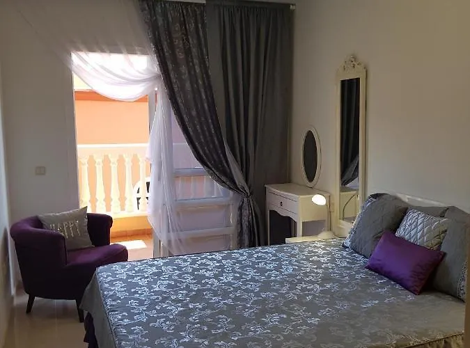 Ocean View Close To With Pool & Wifi Apartman